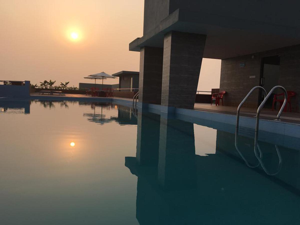 Neeshorgo Hotel & Resort Cox's Bazar Esterno foto