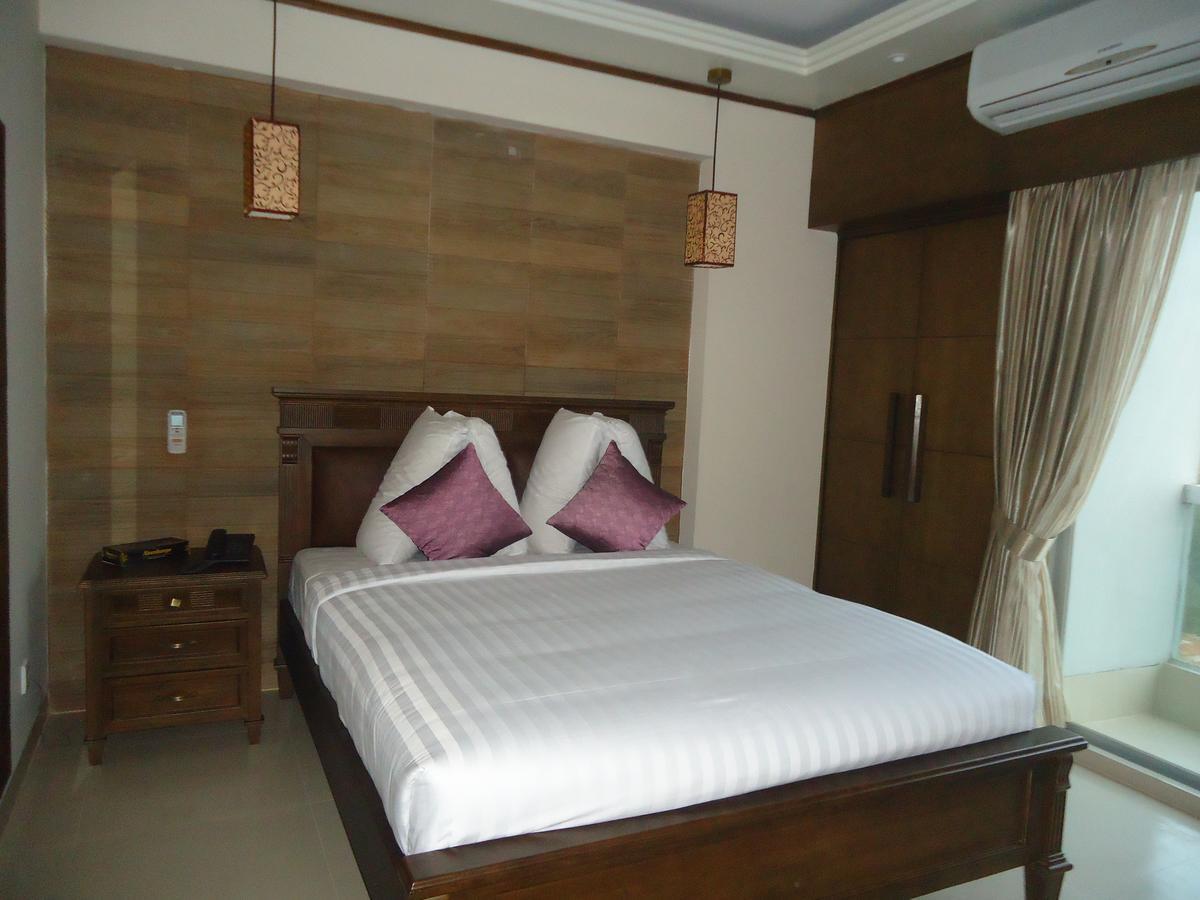 Neeshorgo Hotel & Resort Cox's Bazar Esterno foto
