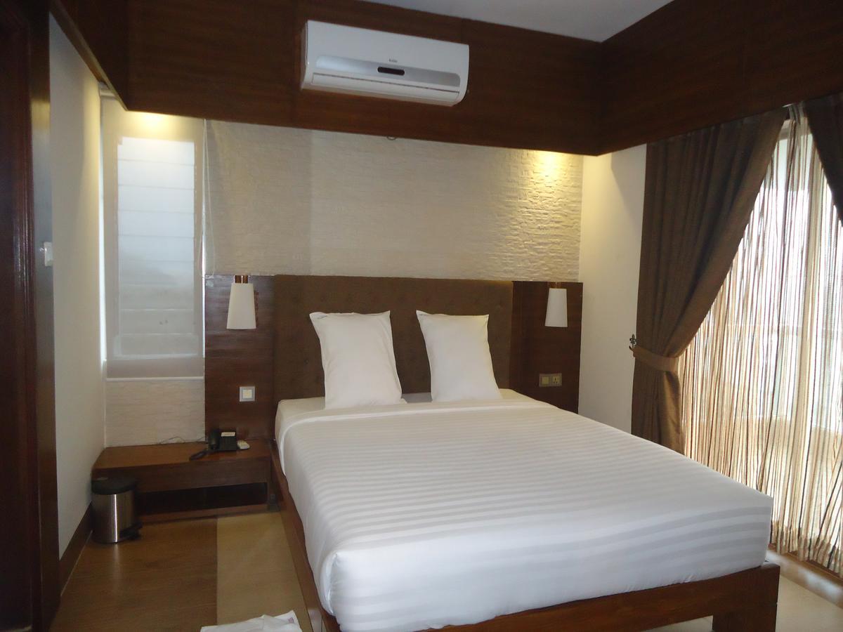 Neeshorgo Hotel & Resort Cox's Bazar Esterno foto