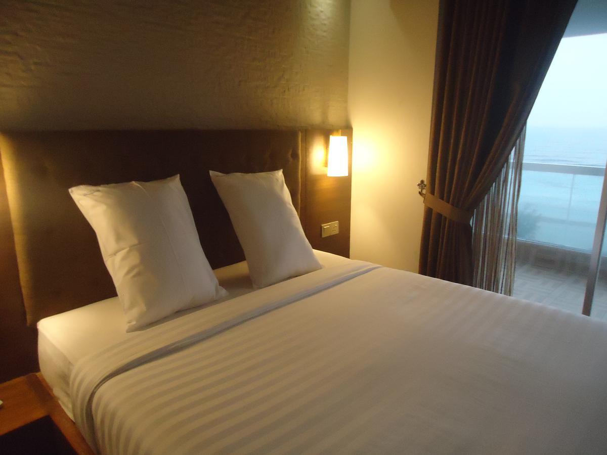 Neeshorgo Hotel & Resort Cox's Bazar Esterno foto