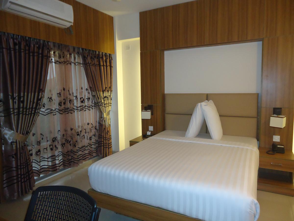 Neeshorgo Hotel & Resort Cox's Bazar Esterno foto