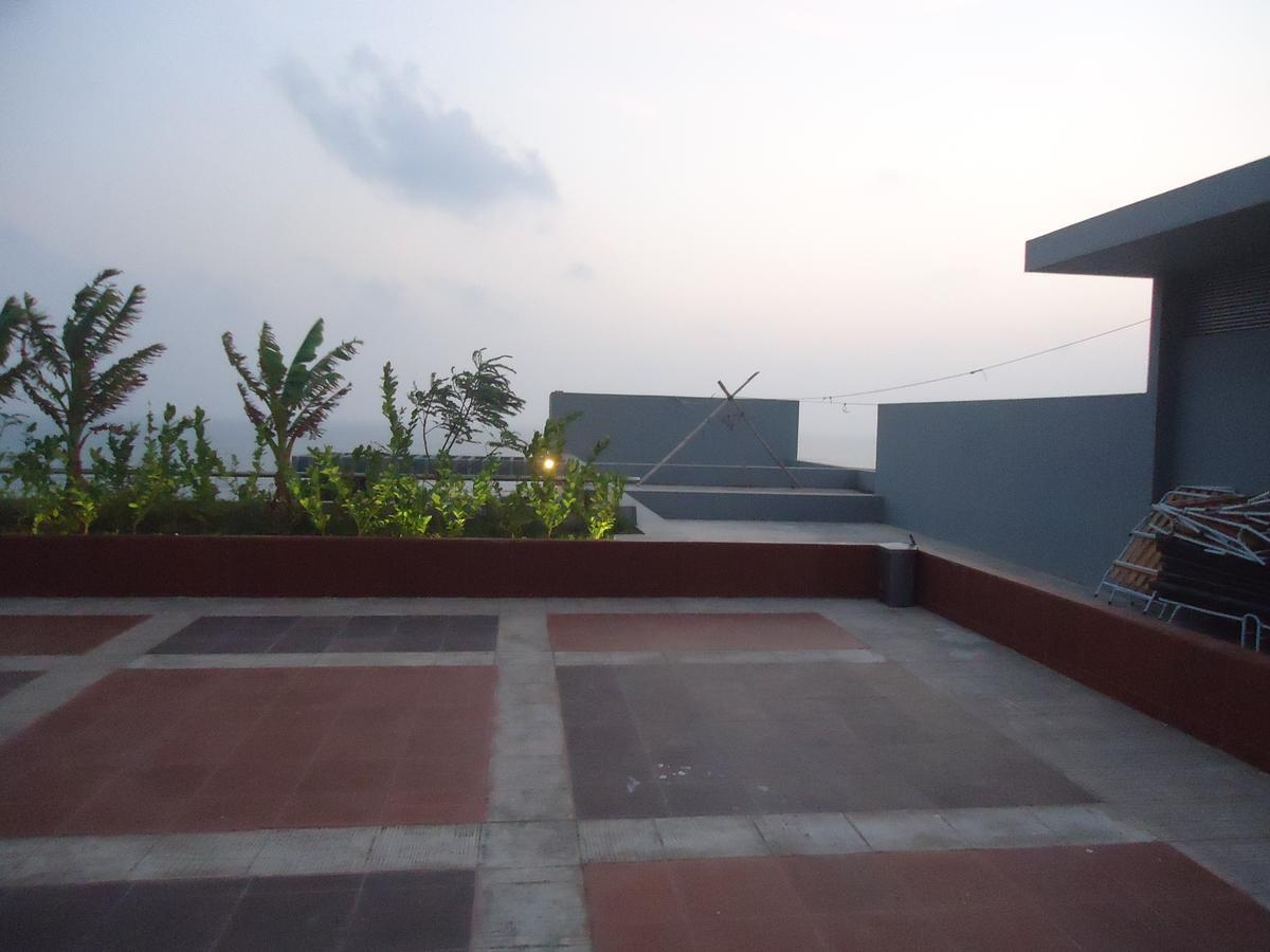 Neeshorgo Hotel & Resort Cox's Bazar Esterno foto